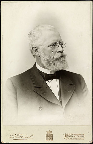 File:Portrett av Axel Charlot Drolsum, ca 1905.jpg