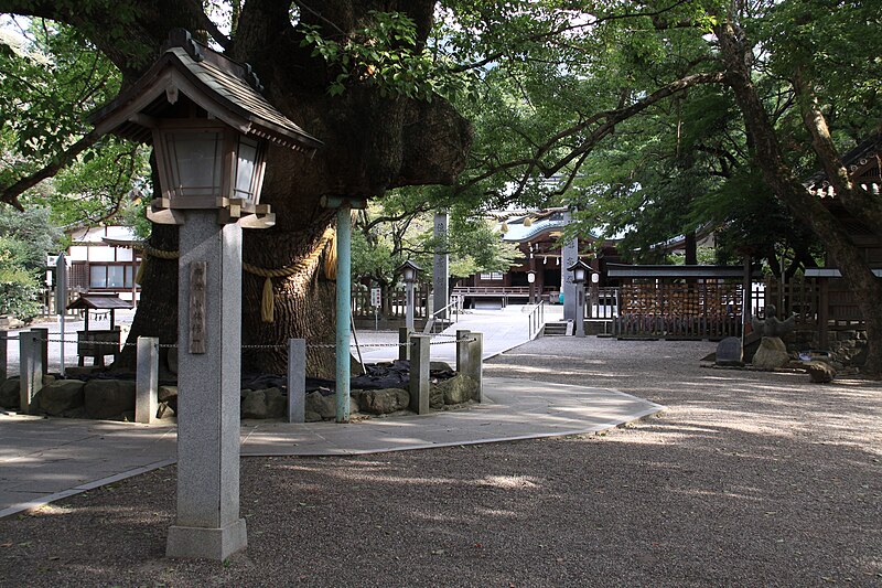 File:Precincts of Ōasahiko-jinja.JPG