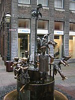 Doll fountain in Aachen.JPG