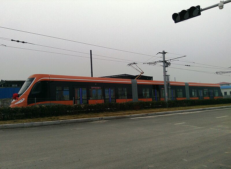 File:Qingdao Tram, Line Chengyang.jpg