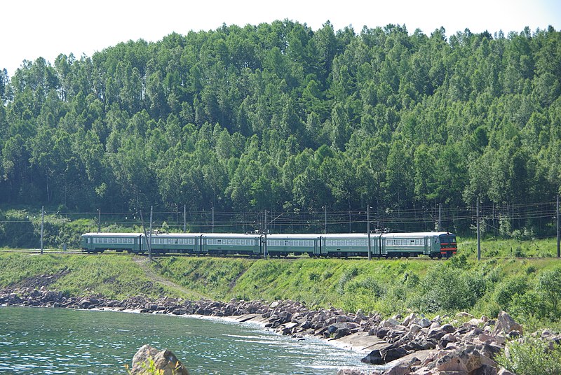 File:RZD ER9M-563 Ulan-Ude - Sludyanka, Baikal shore. Circum-Baikal Railway (32467660996).jpg