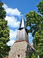 Dorfkirche von Rattey neben dem Schlossgut. Rattey ist Ortsteil der Gemeinde Schönbeck nahe Neubrandenburg, Landkreis Mecklenburg-Strelitz, Mecklenburg-Vorpommern.