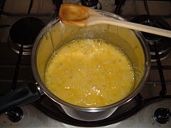 How the mixture looks at the start of boiling.