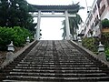 林內神社二之鳥居（鳥居上的瓦片非原設計）