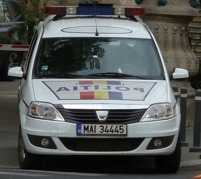 File:Romanian police car.JPG