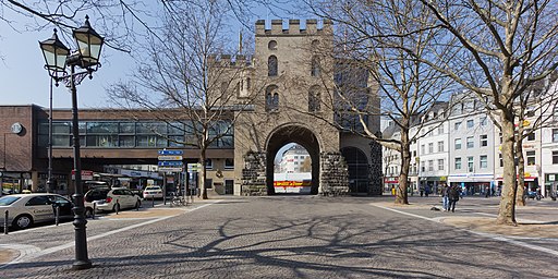 Rudolfplatz und Hahnentorburg - Rückseite-9709