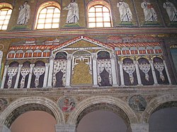 INTERIOR DE LA BASILICA DE SAN APOLINAR NUOVO - MOSAICOS PALEOCRISTIANOS -  SIGLO VI. Location: BASILICA DE SAN APOLINAR NUOVO, RAVENA, ITALIA Stock  Photo - Alamy