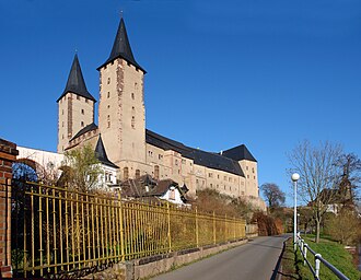 Rochlitz Castle: view from the southwest with its characteristic towers of "Finstere Jupe" (left) and "Lichte Jupe" (right) Schloss-Rochlitz2.JPG