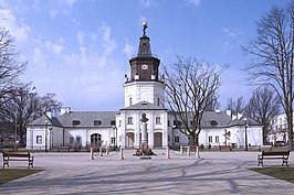 Gammalt rådhus och monument av Tadeusz Kościuszko