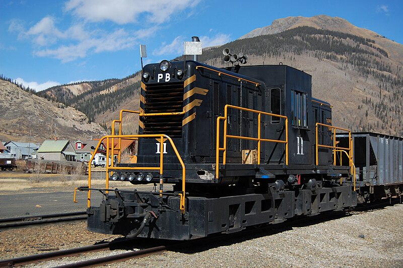 File:Silverton Diesel-engine-11 2012-10-25.JPG