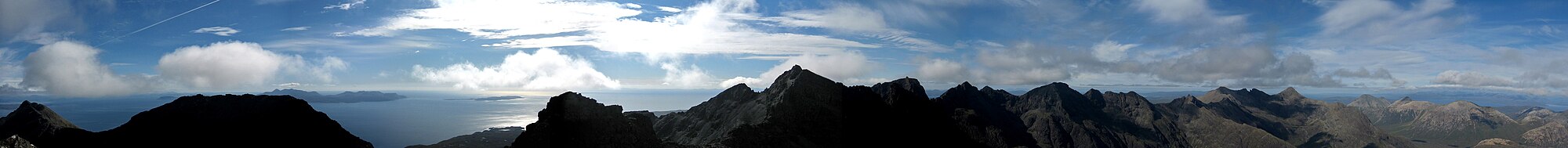 Panorama a’n Cuiltheann Du ha Rudh a Sgùrr Dubh Mòr