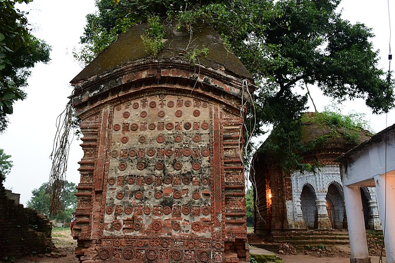 File:Smriti Mandir alias Memorial Temple besides main temple at Achkoda of Purulia district.jpg