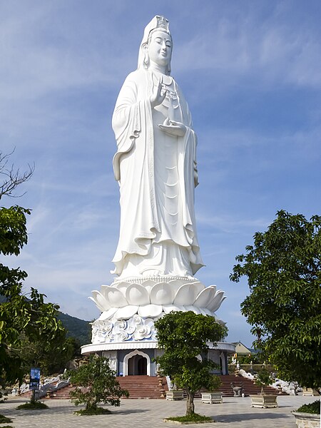 File:Son-Tra-Peninsula Da-Nang Vietnam Statue-of-the-Bodhisattva-of-Mercy-01.jpg