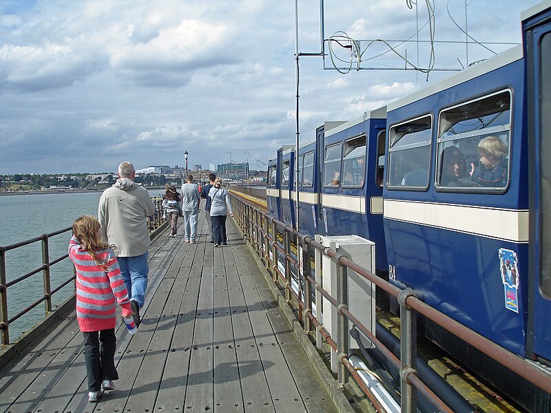 File:Southendpierandtrain.jpg