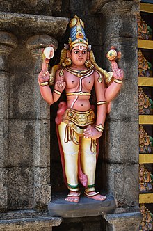 Sri Ranganathaswamy Temple, dedicated to Vishnu, in Srirangam, near Tiruchirappali (145) (37255580330).jpg