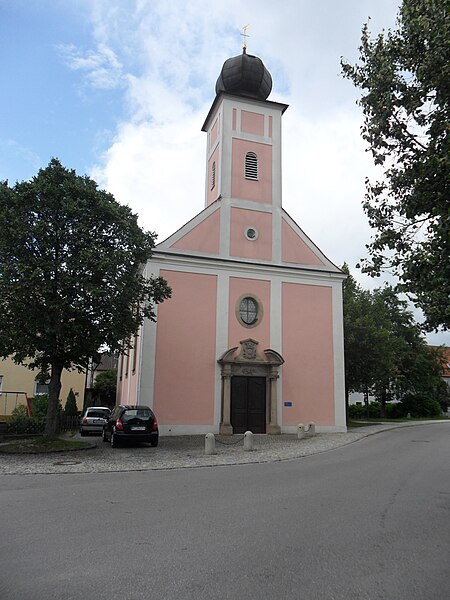 File:St. Johannes Postbauer-Heng 01.JPG