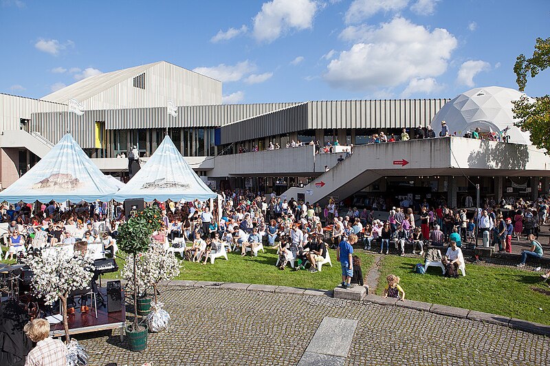 File:Staatstheater Karlsruhe 2015.jpg