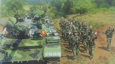 Tập_tin:T-55_and_infantrymans.jpg