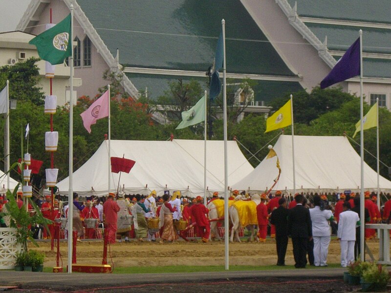 File:Thai Royal Ploughing Ceremony 2009 - 2.jpg