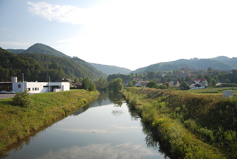 File:The Mirna River-Dolenji Boštanj-July 2012.JPG