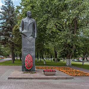 Monumento a Fiódor Tolbujin en Yaroslavl, a unos 250 km al noreste de Moscú, en el óblast de Yaroslavl