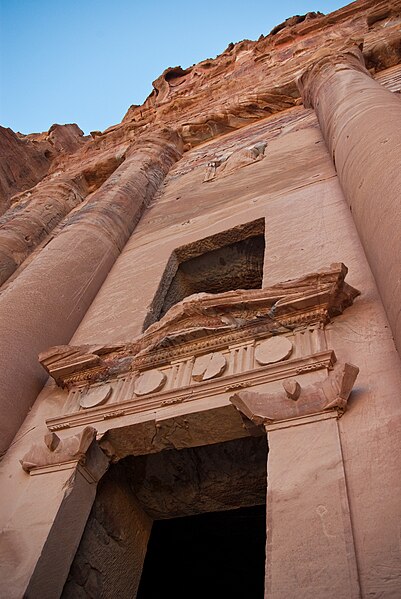 File:Tombs in petra2.jpg