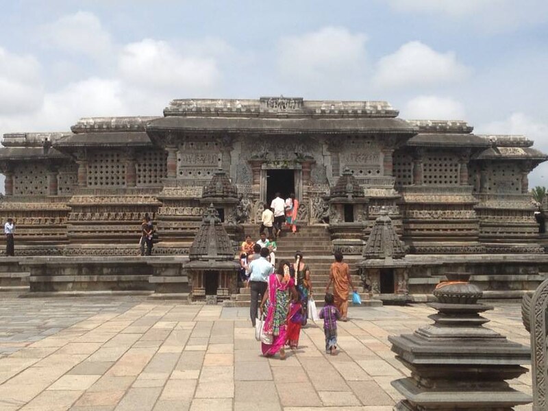 File:Tourists walking into the Chennakeshava temple at Belur.jpg