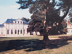 Château de Trangis makalesinin açıklayıcı görüntüsü