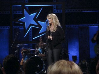 Yearwood performing on Country Music Television, 2007 Trisha Yearwood 2007.jpg
