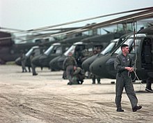 US-amerikanische Kampfhubschrauber vom Typ UH-60 Black Hawk während des Kosovokriegs (Aufnahme von 1999)