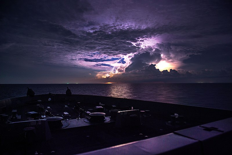 File:USS Anchorage navigates between storms 150613-N-BD107-166.jpg