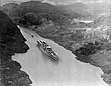 Der US-Flugzeugträger USS Saratoga im Panamakanal (um 1930)