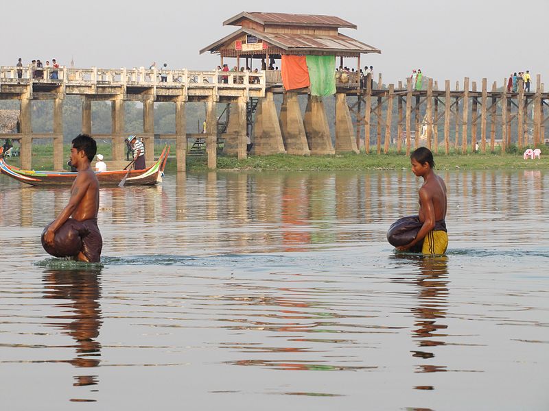 File:U Bein Bridge-37 (13549401255).jpg