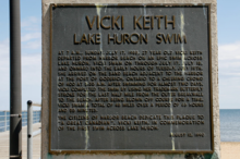 Plaque at Harbour Beach Vicki Keith Harbour Beach plaque.png
