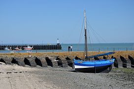 Plataforma antigua en el puerto de Cancale DSC 0383.JPG