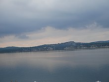 Pemandangan dari pantai ke St. Anthony Channel