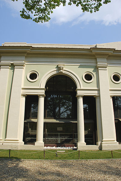 File:Villa Strozzi Orangery - Facade - Detail A.jpg