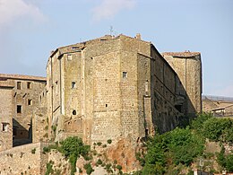 Vue de la forteresse d'Orsini à Sorano.jpg