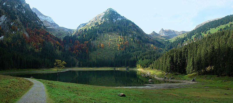 File:Voralpsee (Grabs, Switzerland).jpg