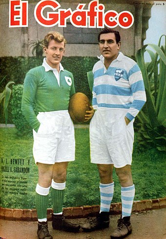 Captains W. J. Hewitt of Ireland and Miguel Ángel Sarandón of Argentina appear on the cover of El Gráfico prior to their 1952 matchup