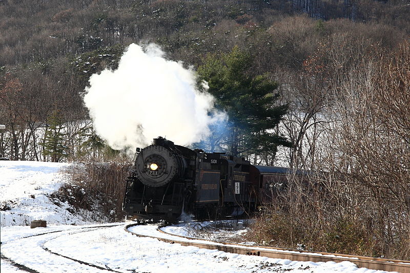 File:WMSR train at Helmstetter’s Curve in Cash Valley.JPG