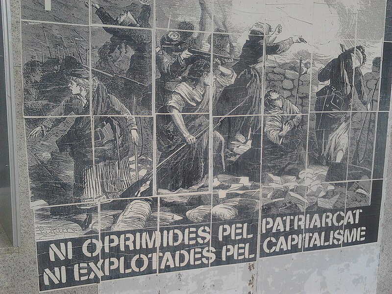 File:Wallpaper against patriarchy and capitalism in UPF Ciutadella campus.jpg