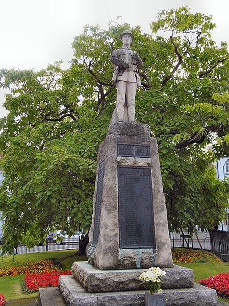 File:War Memorial, St James' Sq, Monmouth.jpg