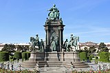 Monumento a la emperatriz austríaca María Teresa.  1888. Viena.  Maria-Theresien-platz.  Proyecto de K. von Hasenauer