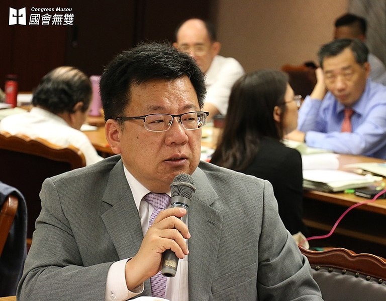 File:民進黨立委李俊俋於審查公投法修正案時提議.JPG