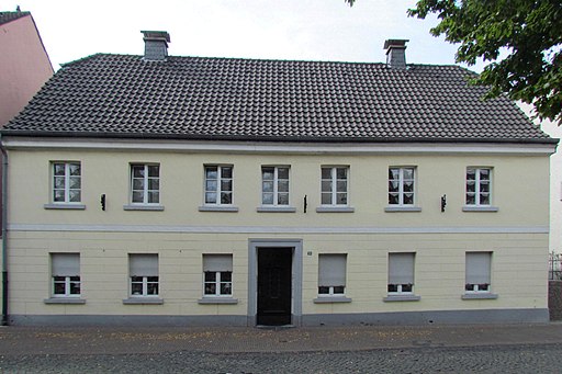 116 Wohnhaus, Kaarster Straße 10 (Osterath)