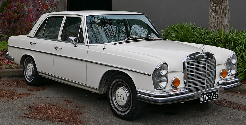 800px-1970_Mercedes-Benz_280_SE_%28W_108