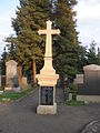 Krzyż na cmentarzu (pomnik ku czci ofiar I wojny światowej)