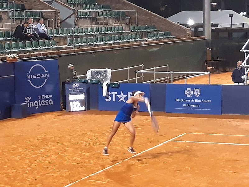 File:2021 Montevideo Open (tennis) - Round 2 Victoria Jiménez Kasintseva vs María Lourdes Carlé - 13.jpg