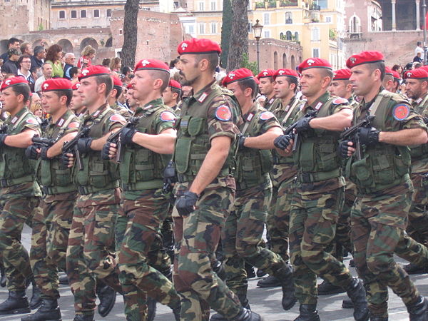 Carabinieri officers of the Squadrone Eliportato Carabinieri (Carabinieri Helicopter Squadron) armed with M12s.